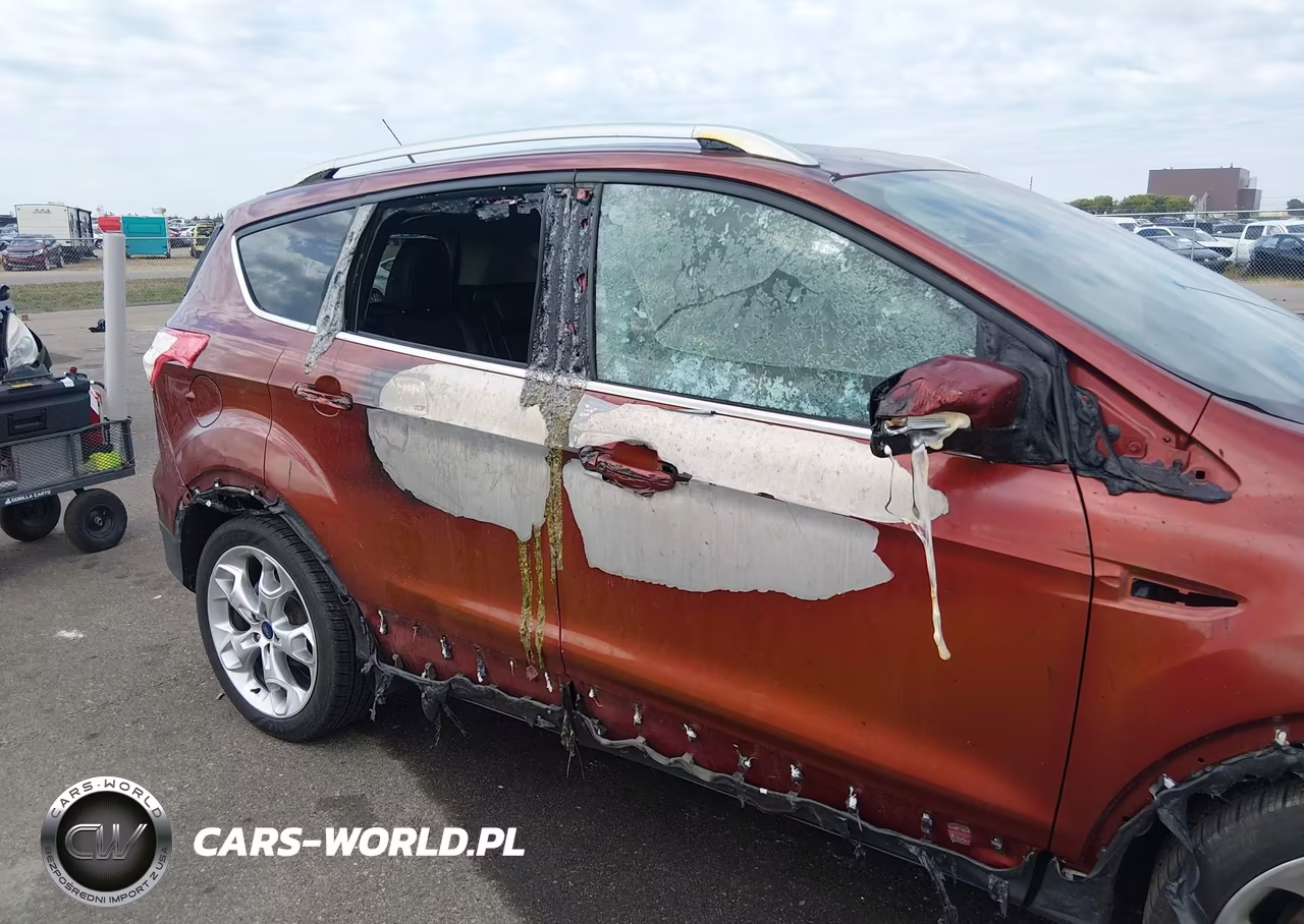 2016 Ford Escape Titanium VIN:1FMCU9J92GUB99215 - 6