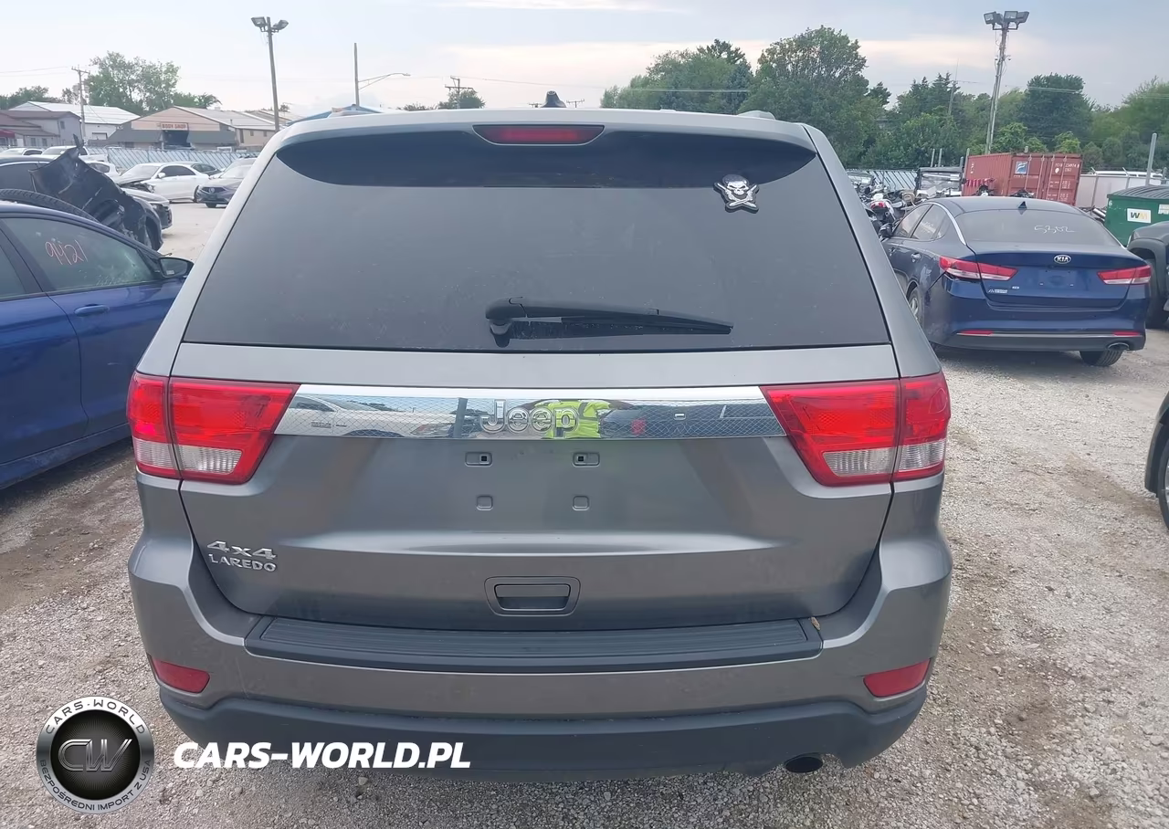 2013 Jeep Grand Cherokee Laredo VIN:1C4RJFAG0DC583841 - 16