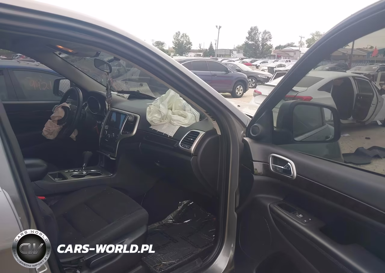 2013 Jeep Grand Cherokee Laredo VIN:1C4RJFAG0DC583841 - 5