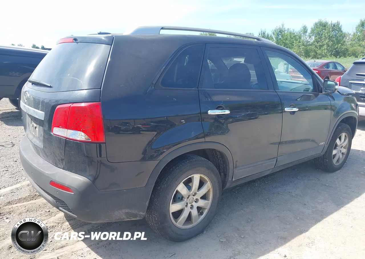2011 Kia Sorento Lx VIN:5XYKTDA11BG159931 - 4