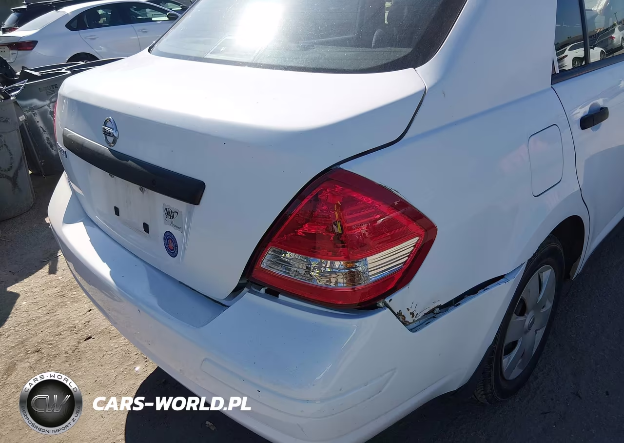 2011 Nissan Versa 1.6 VIN:3N1CC1AP6BL421476 - 17