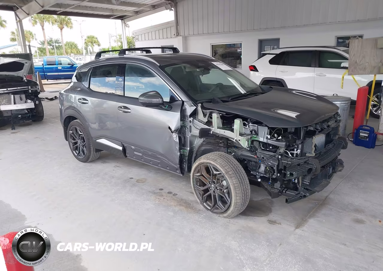 2025 Nissan Kicks Sr Fwd