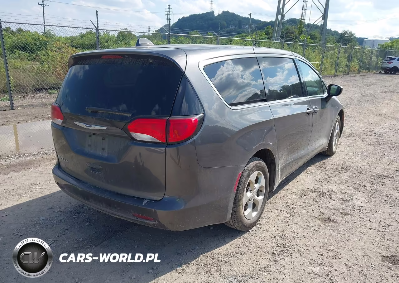 2017 Chrysler Pacifica Lx VIN:2C4RC1CG7HR854854 - 4