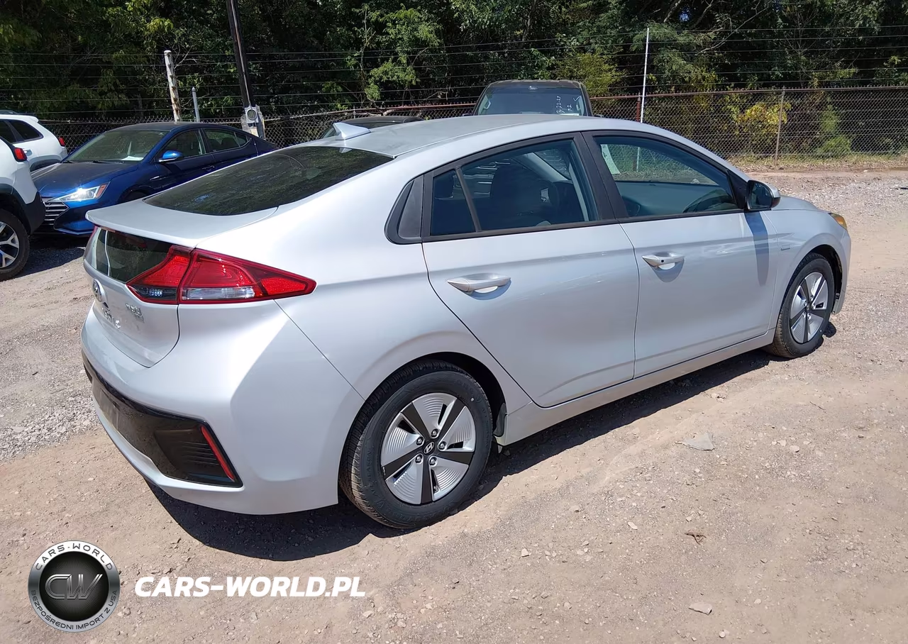 2018 Hyundai Ioniq Hybrid Blue VIN:KMHC65LC4JU075580 - 4