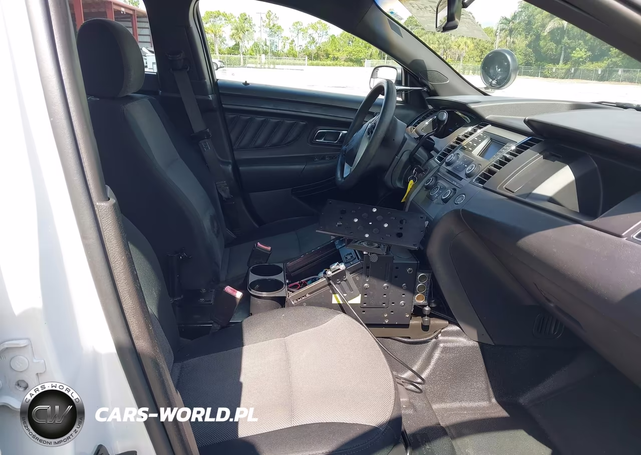2013 Ford Police Interceptor VIN:1FAHP2L85DG132041 - 5