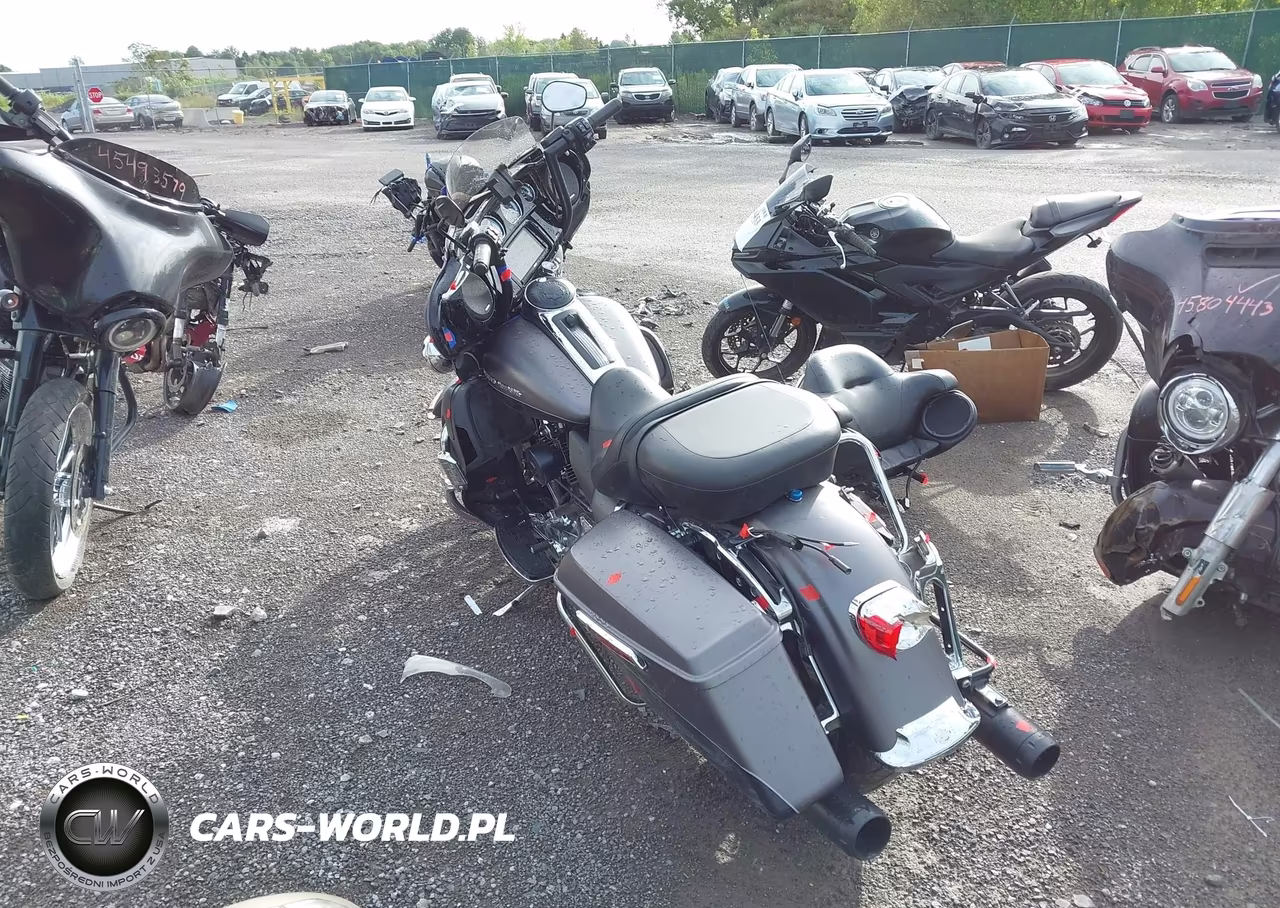 2017 Harley-Davidson Flhtk Ultra Limited VIN:1HD1KED1XHB645395 - 3