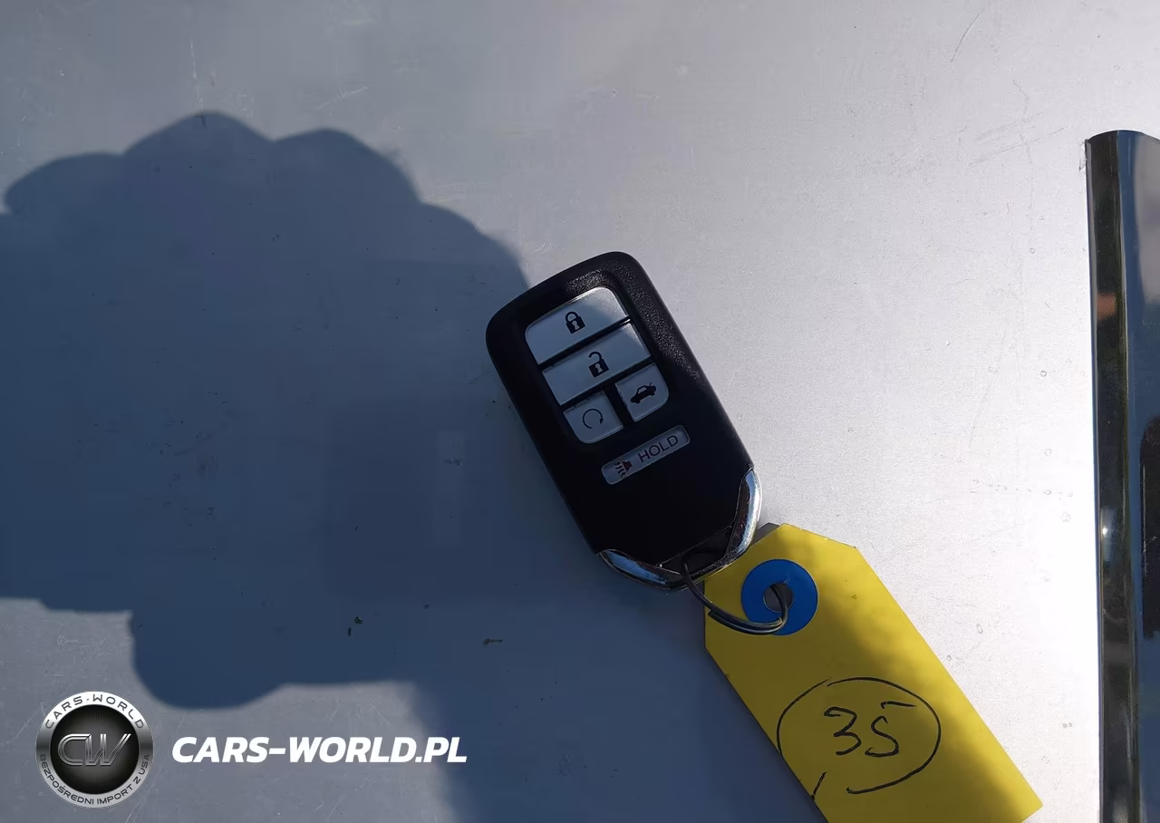 2019 Honda Civic Touring VIN:JHMFC1F94KX005773 - 11