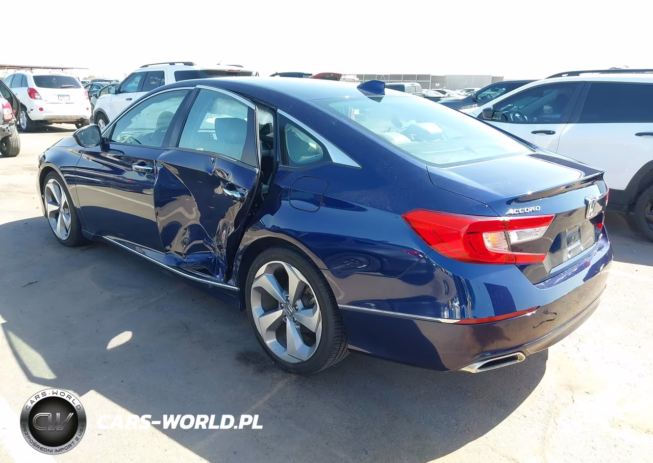 2018 Honda Accord Touring VIN:1HGCV1F94JA016418 - 3