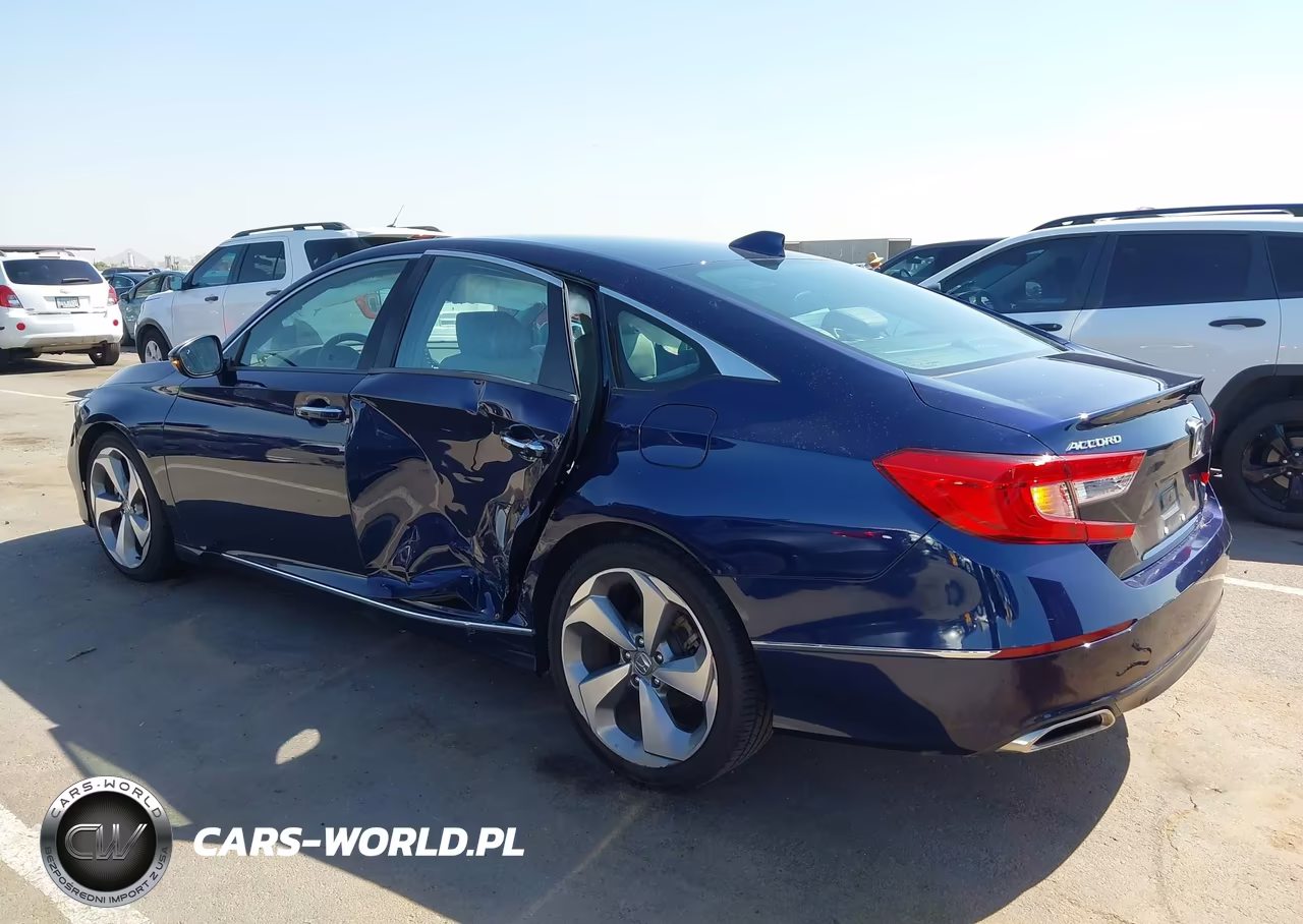 2018 Honda Accord Touring VIN:1HGCV1F94JA016418 - 6