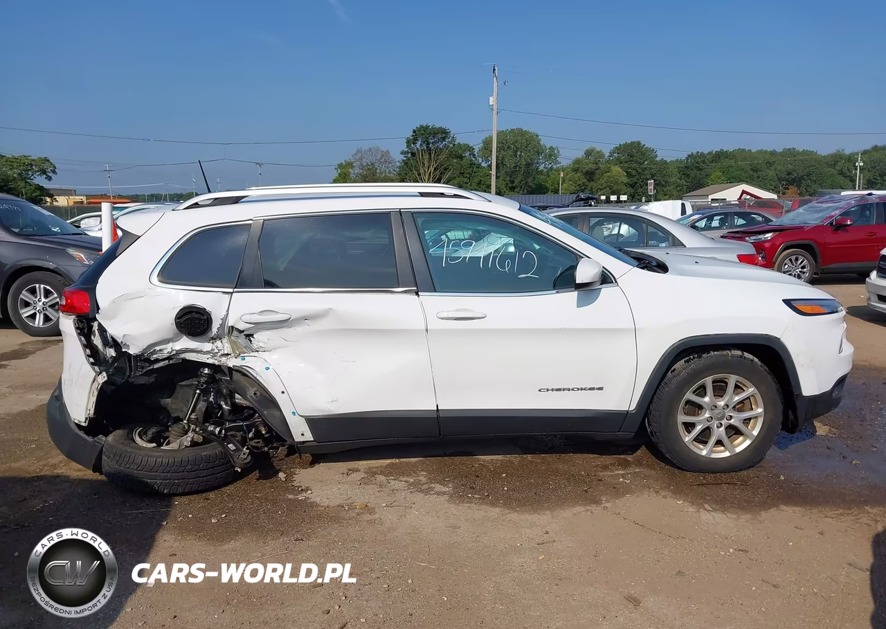 2016 Jeep Cherokee Latitude VIN:1C4PJMCB1GW345481 - 13
