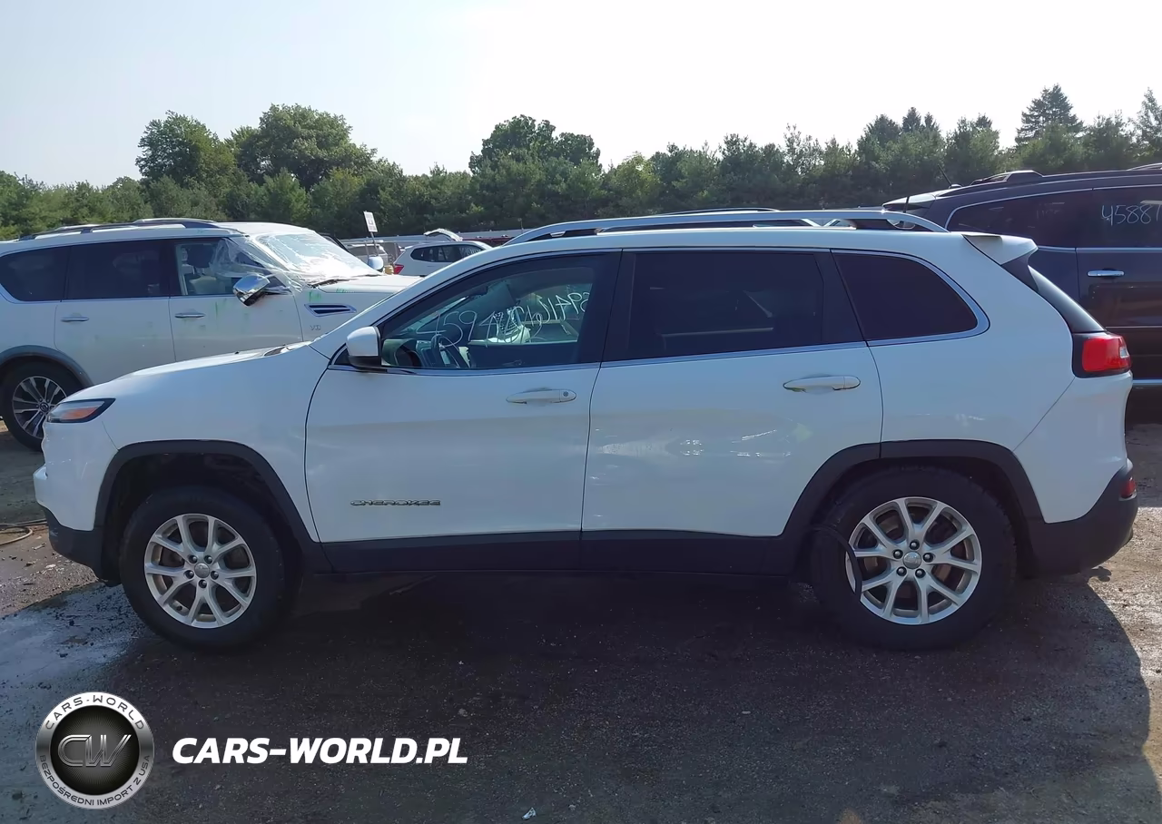 2016 Jeep Cherokee Latitude VIN:1C4PJMCB1GW345481 - 14