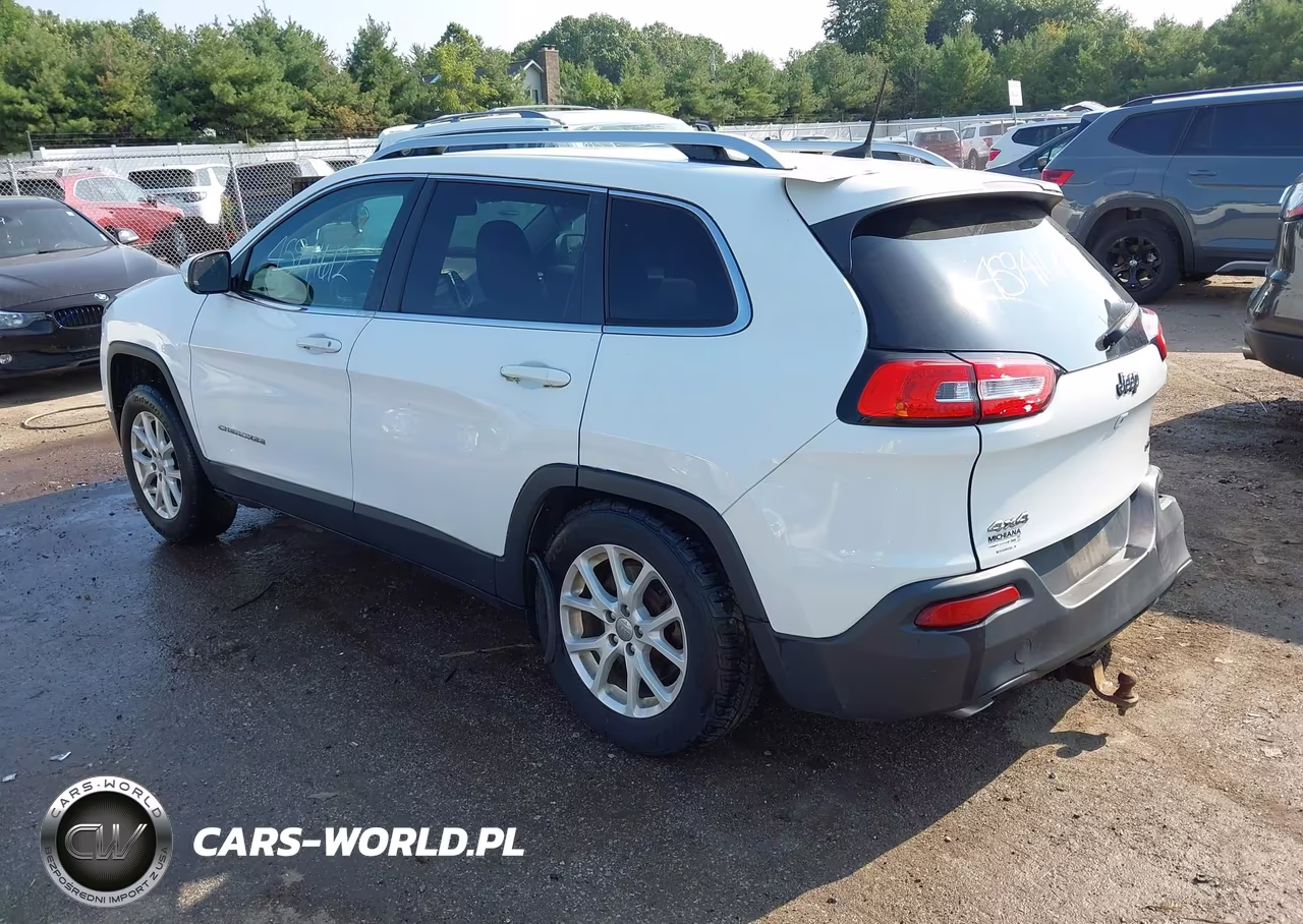 2016 Jeep Cherokee Latitude VIN:1C4PJMCB1GW345481 - 3