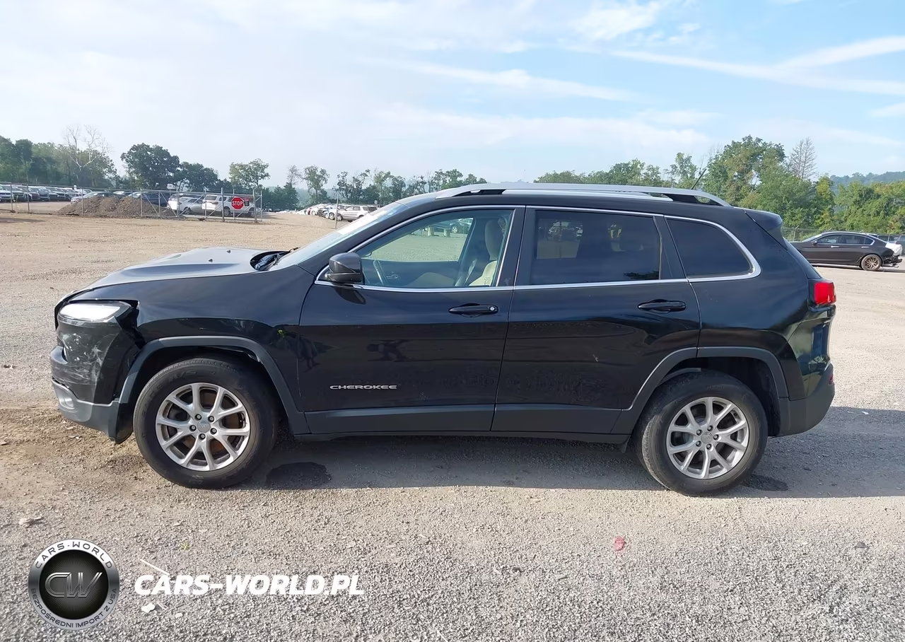 2017 Jeep Cherokee Latitude VIN:1C4PJMCS7HW562583 - 14