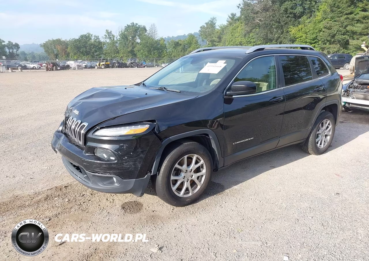 2017 Jeep Cherokee Latitude VIN:1C4PJMCS7HW562583 - 2