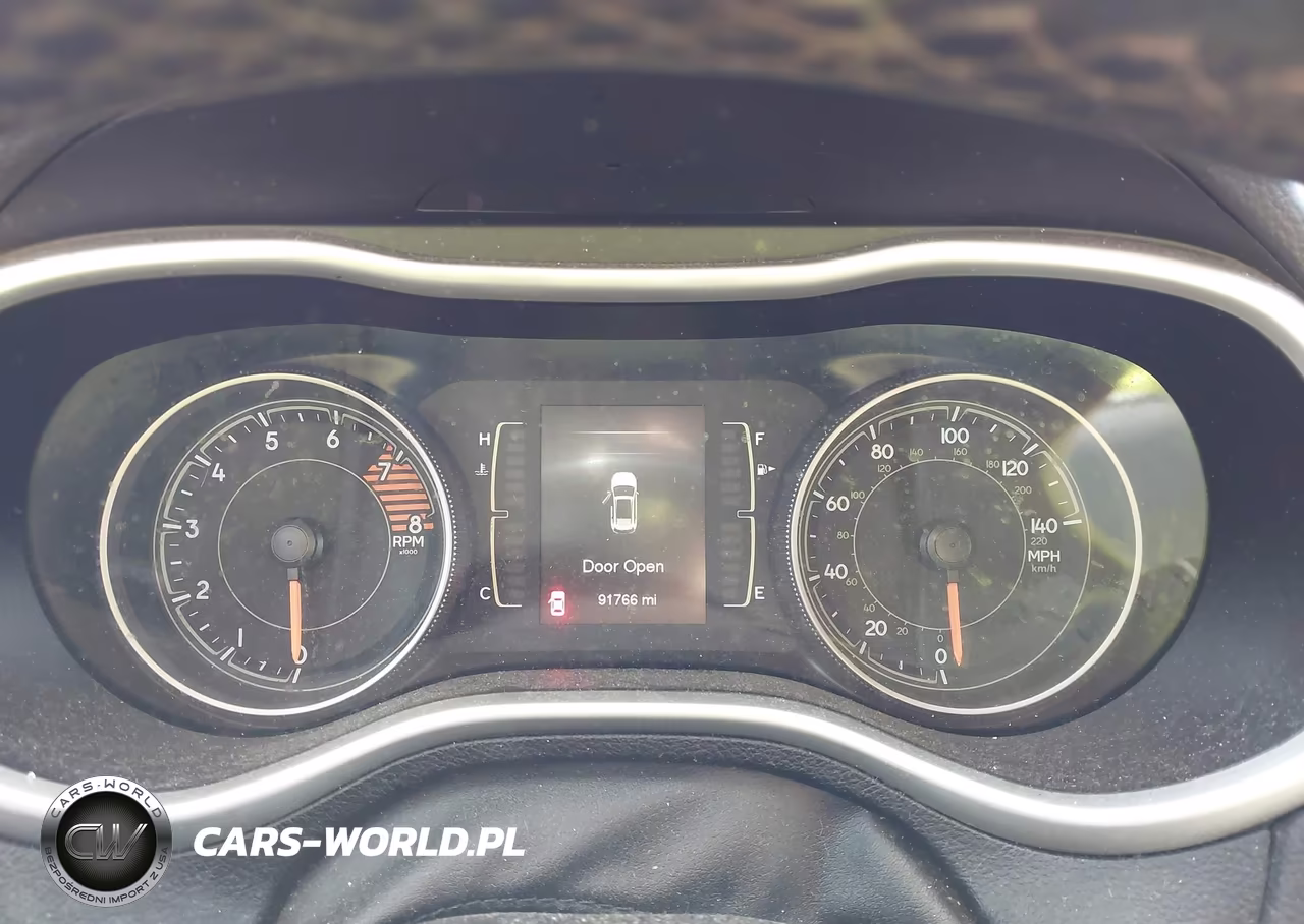 2017 Jeep Cherokee Latitude VIN:1C4PJMCS7HW562583 - 7