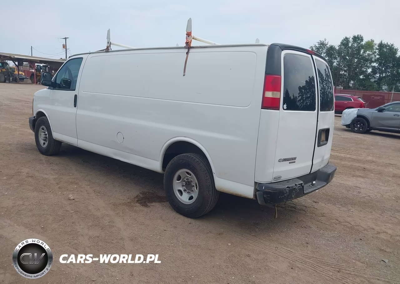 2015 Chevrolet Express 2500 Work Van VIN:1GCWGGFF2F1220429 - 3