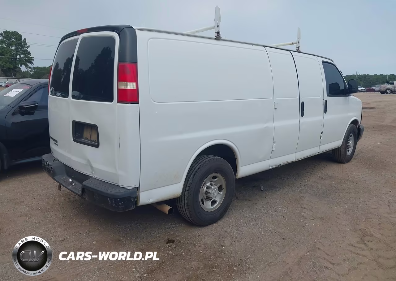 2015 Chevrolet Express 2500 Work Van VIN:1GCWGGFF2F1220429 - 4