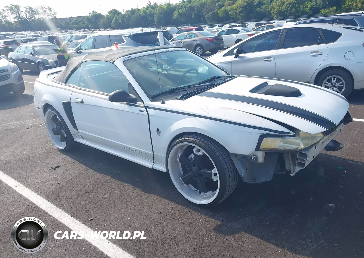 2000 Ford Mustang