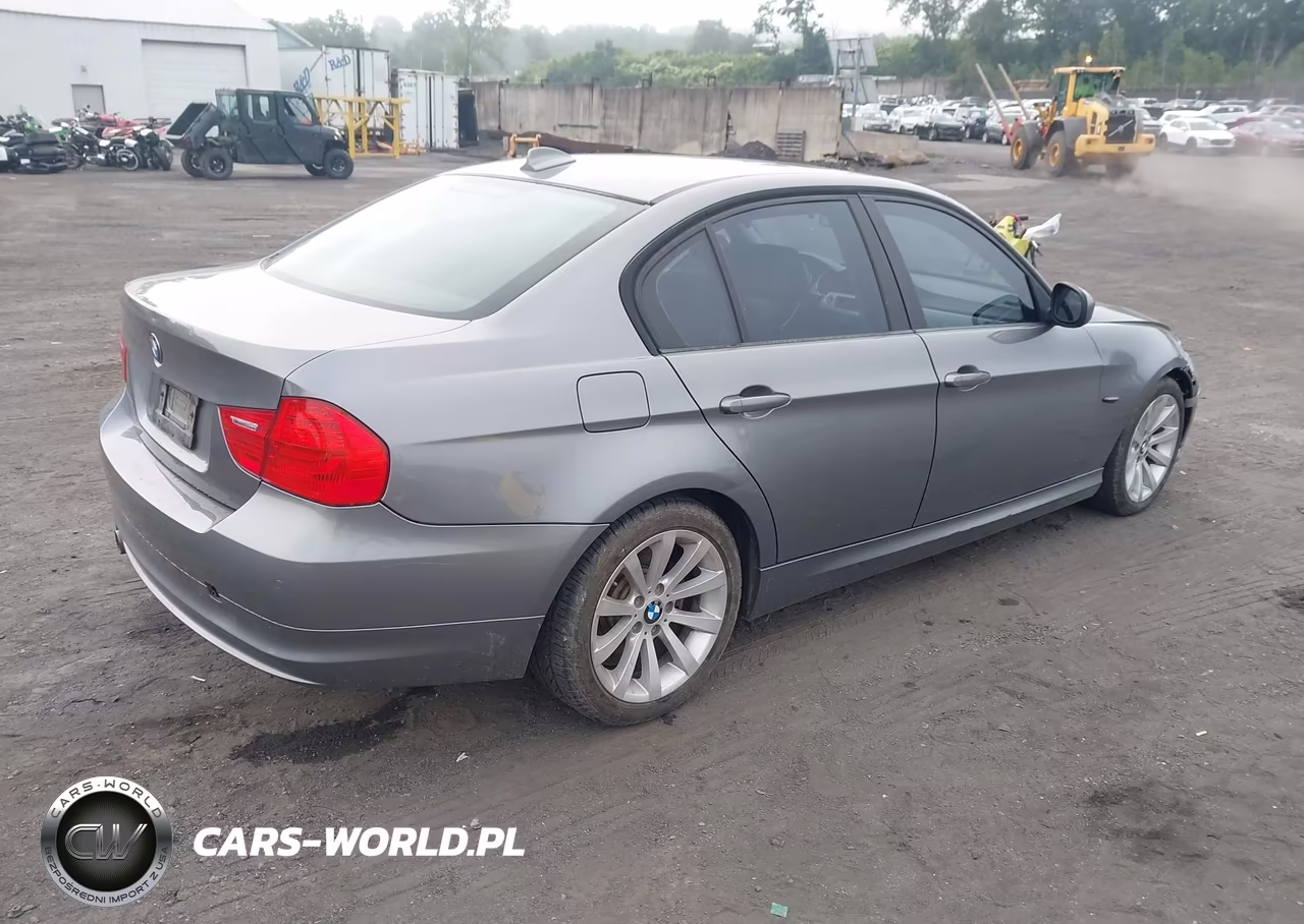 2011 BMW 328I xDrive VIN:WBAPK7C53BA773404 - 4
