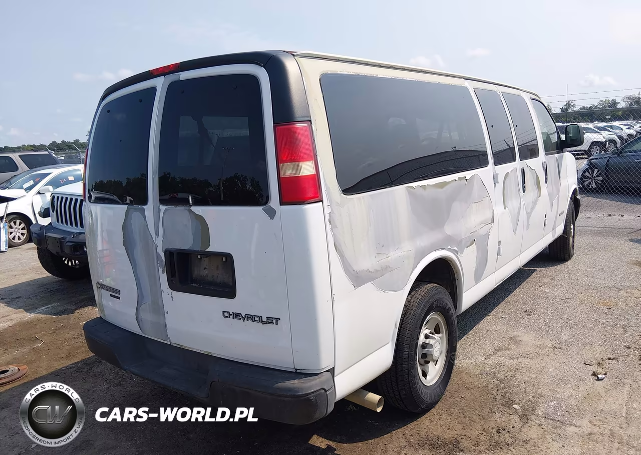 2005 Chevrolet Express Passenger VIN:1GAHG39U851263675 - 4