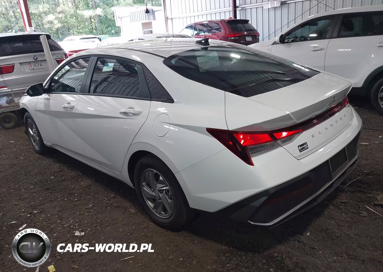 2026 Hyundai Elantra Se VIN:KMHLL4DG9TU217770 - 3