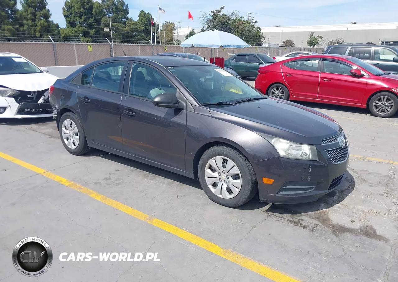 2014 Chevrolet Cruze Ls Auto – zdjęcie 1 z 11