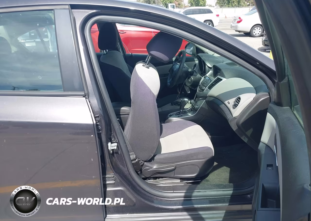 2014 Chevrolet Cruze Ls Auto VIN:1G1PA5SHXE7250767 - 5