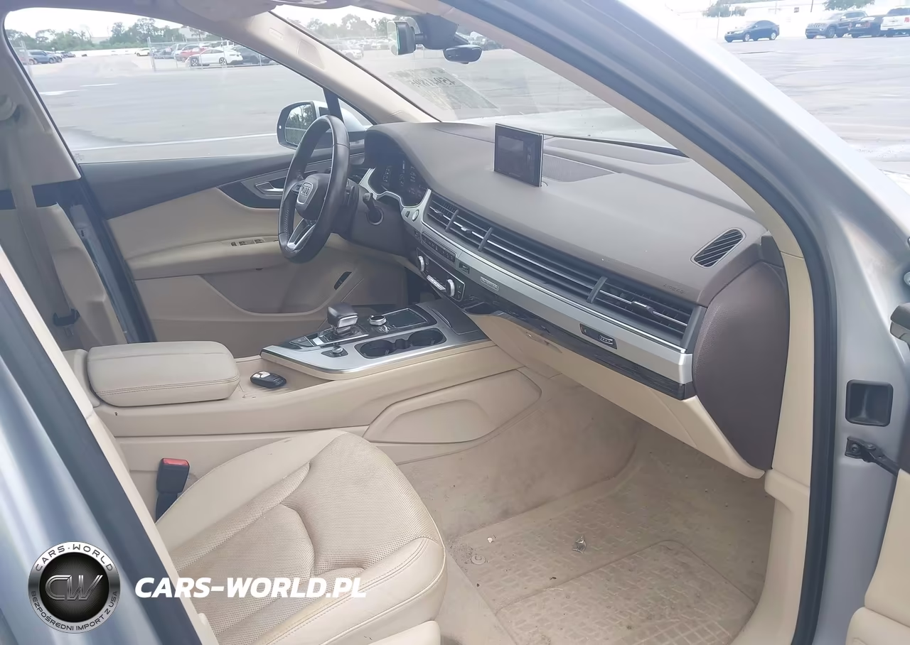 2017 Audi Q7 3.0T Premium VIN:WA1VAAF7XHD041389 - 5