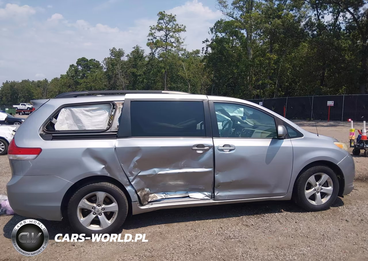 2012 Toyota Sienna Le V6 8 Passenger VIN:5TDKK3DC8CS202434 - 14