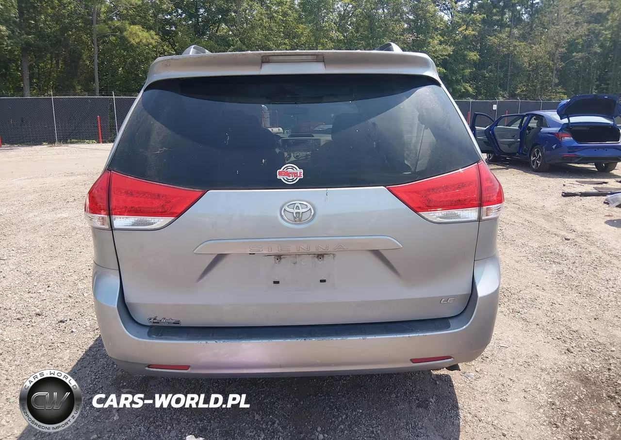 2012 Toyota Sienna Le V6 8 Passenger VIN:5TDKK3DC8CS202434 - 17