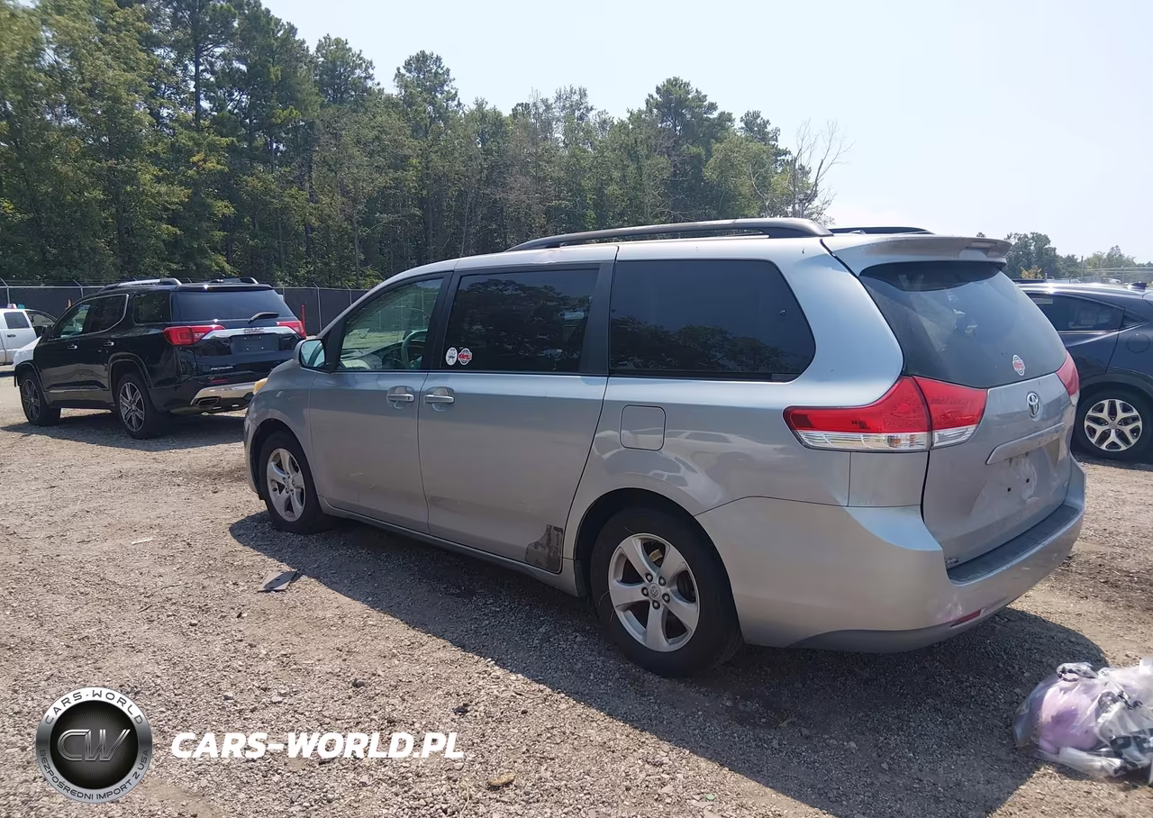 2012 Toyota Sienna Le V6 8 Passenger VIN:5TDKK3DC8CS202434 - 3
