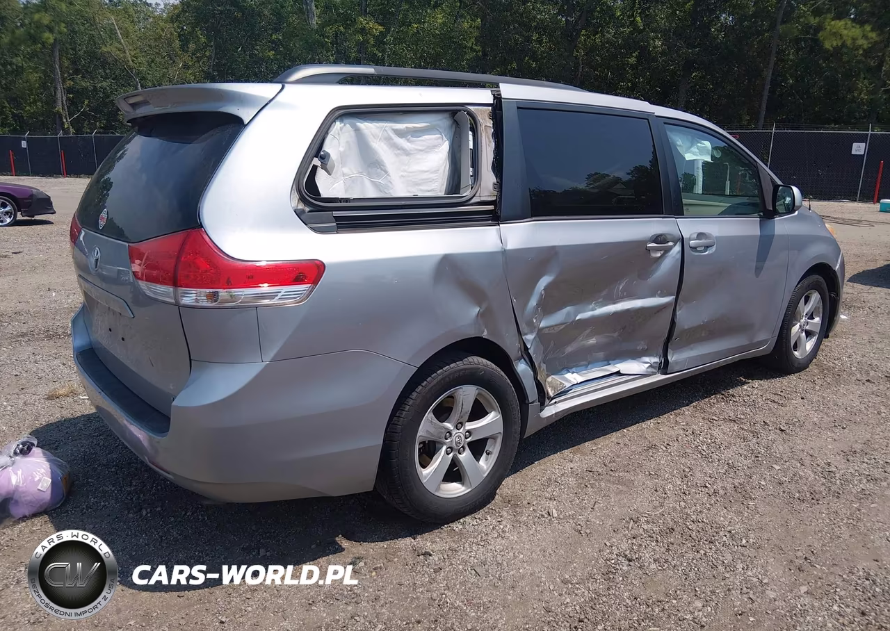 2012 Toyota Sienna Le V6 8 Passenger VIN:5TDKK3DC8CS202434 - 4