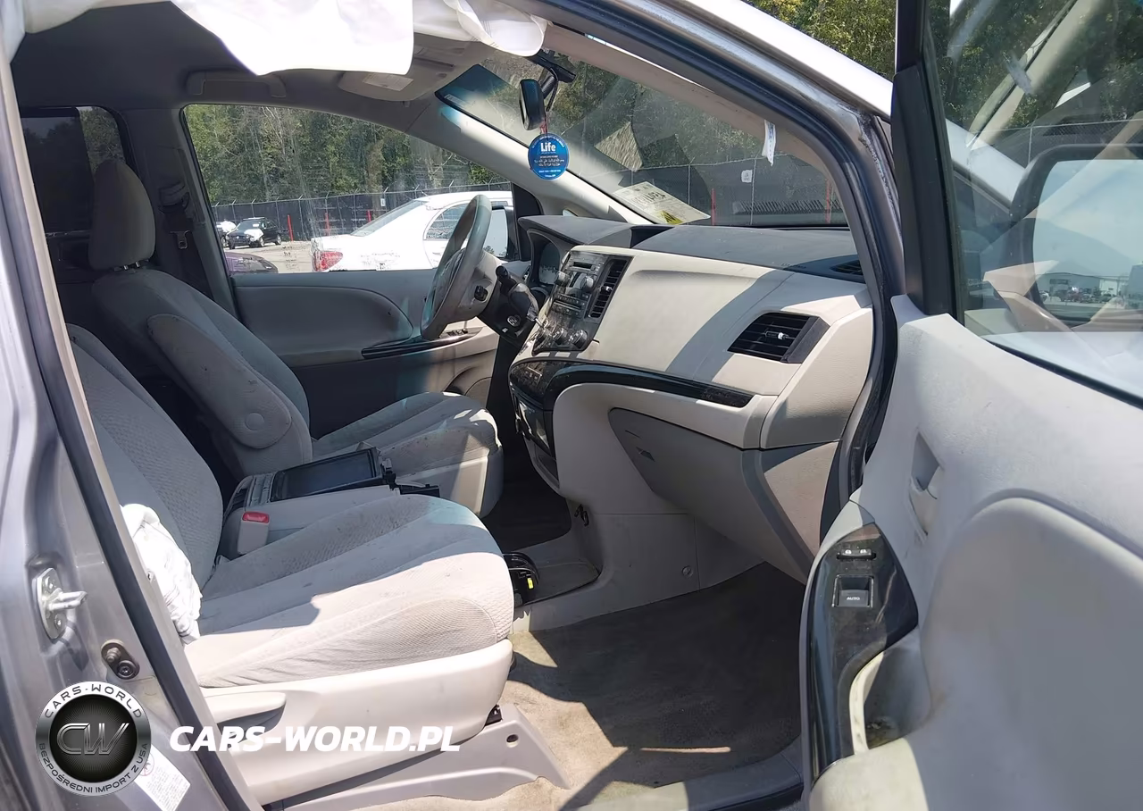 2012 Toyota Sienna Le V6 8 Passenger VIN:5TDKK3DC8CS202434 - 5