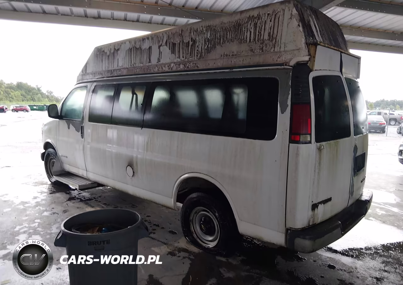 2002 Chevrolet Express Van VIN:1GAHG39R821123858 - 3
