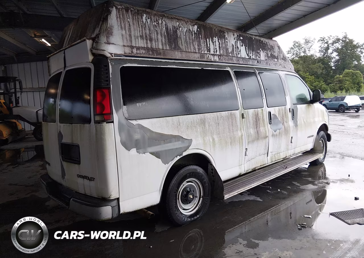 2002 Chevrolet Express Van VIN:1GAHG39R821123858 - 4