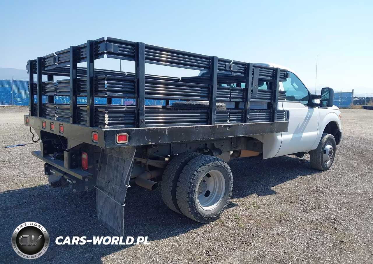2015 Ford F-350 Chassis Xl VIN:1FDRF3H67FEA14789 - 4