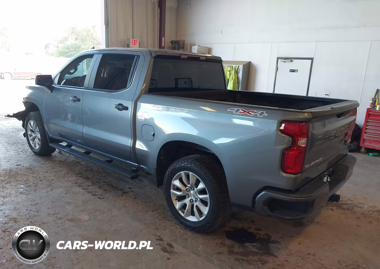 2021 Chevrolet Silverado 1500 4Wd Short Bed Custom VIN:3GCPYBEK1MG330518 - 3