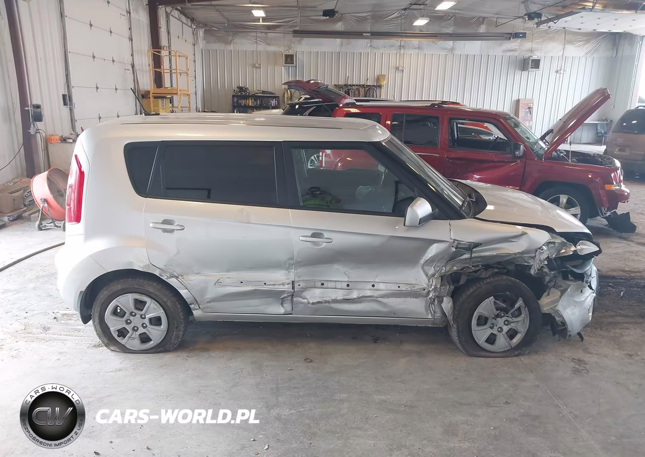 2012 Kia Soul VIN:KNDJT2A5XC7458335 - 13