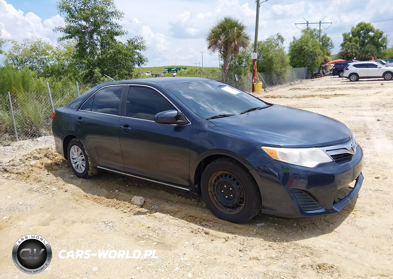 2014 Toyota Camry Hybrid Le VIN:4T1BD1FK9EU138921 - 13