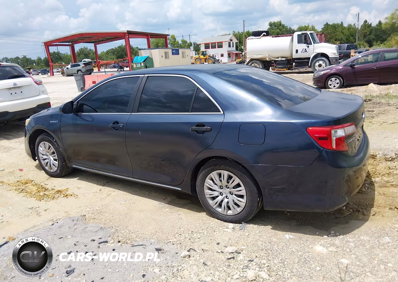 2014 Toyota Camry Hybrid Le VIN:4T1BD1FK9EU138921 - 14