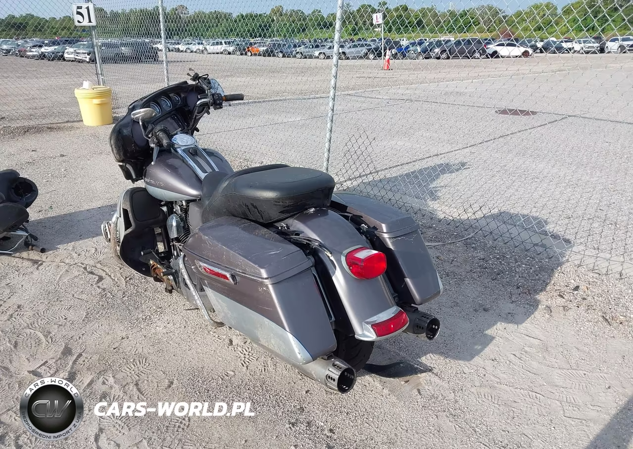2014 Harley-Davidson Flhtk Electra Glide Ultra Ltd VIN:1HD1KEL15EB680701 - 3