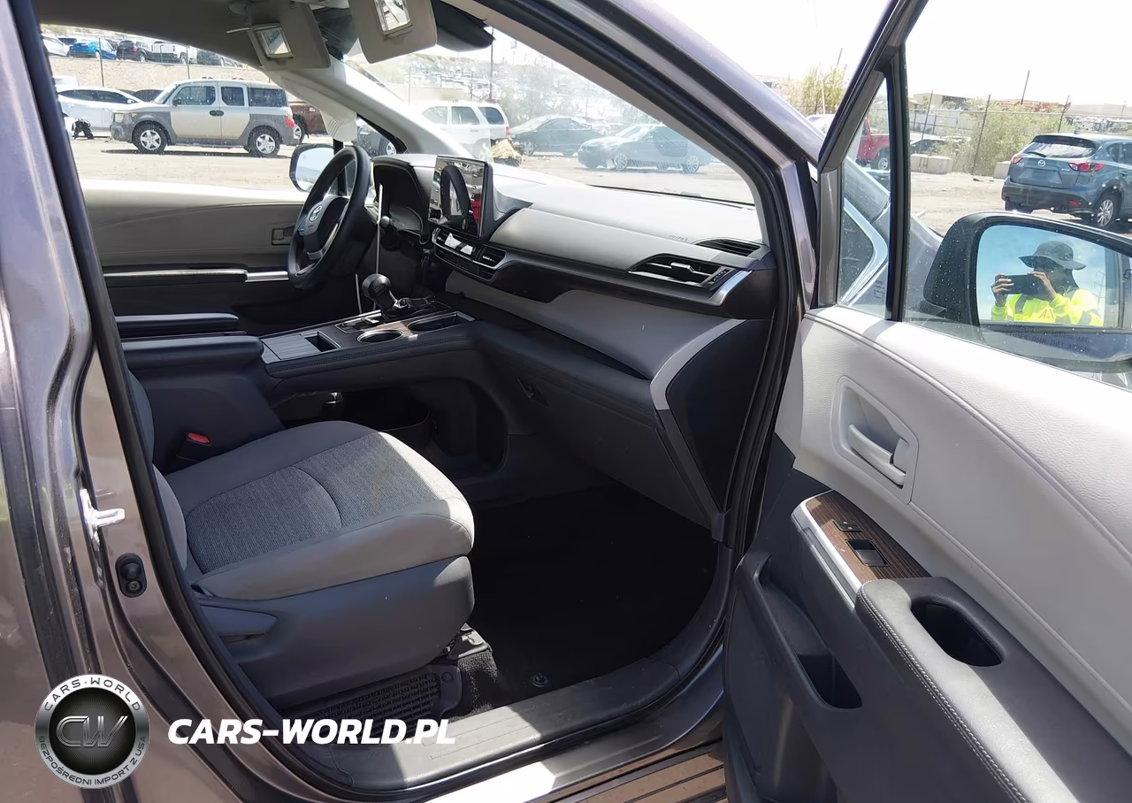 2021 Toyota Sienna Le VIN:5TDKRKEC7MS011111 - 5