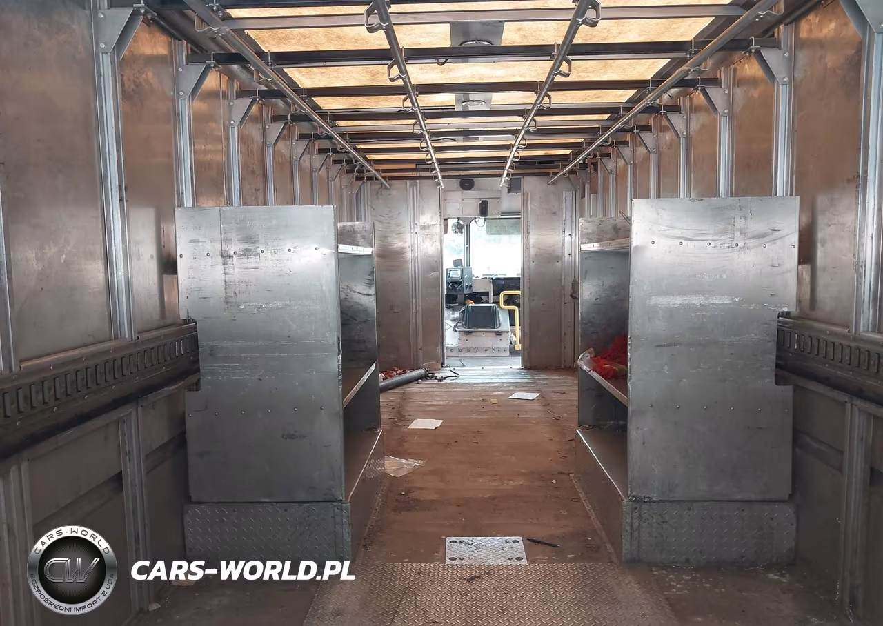 2016 Ford F-59 Commercial Stripped VIN:1F66F5KY6G0A03846 - 6