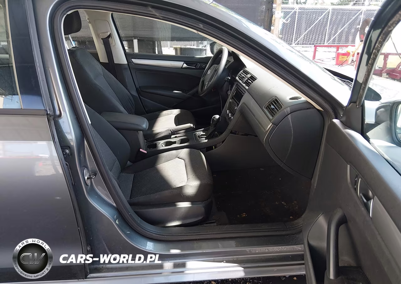 2012 Volkswagen Passat S VIN:1VWAP7A38CC015850 - 5