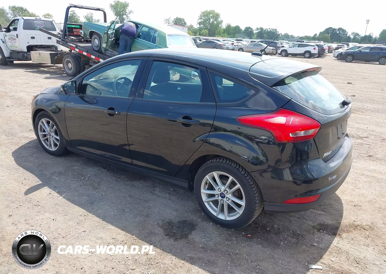 2018 Ford Focus Se VIN:1FADP3K25JL213609 - 3