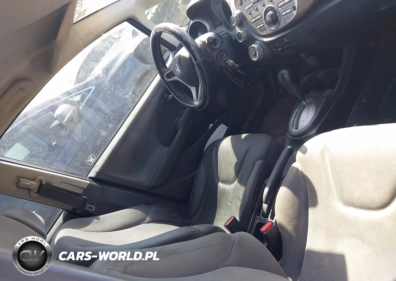 2013 Honda Fit VIN:JHMGE8H30DC057475 - 5