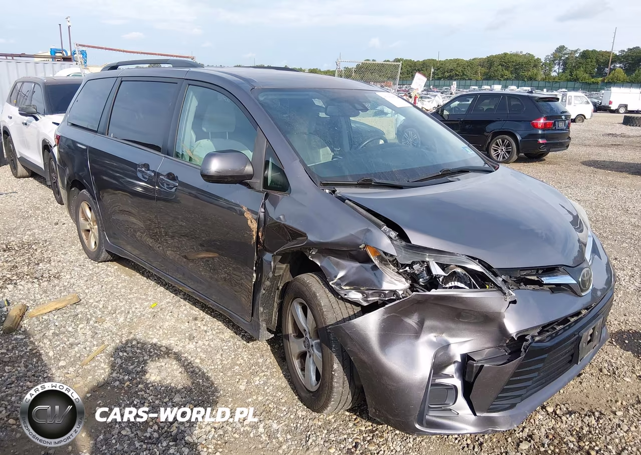 2018 Toyota Sienna Le 8 Passenger VIN:5TDKZ3DC8JS905010 - 6