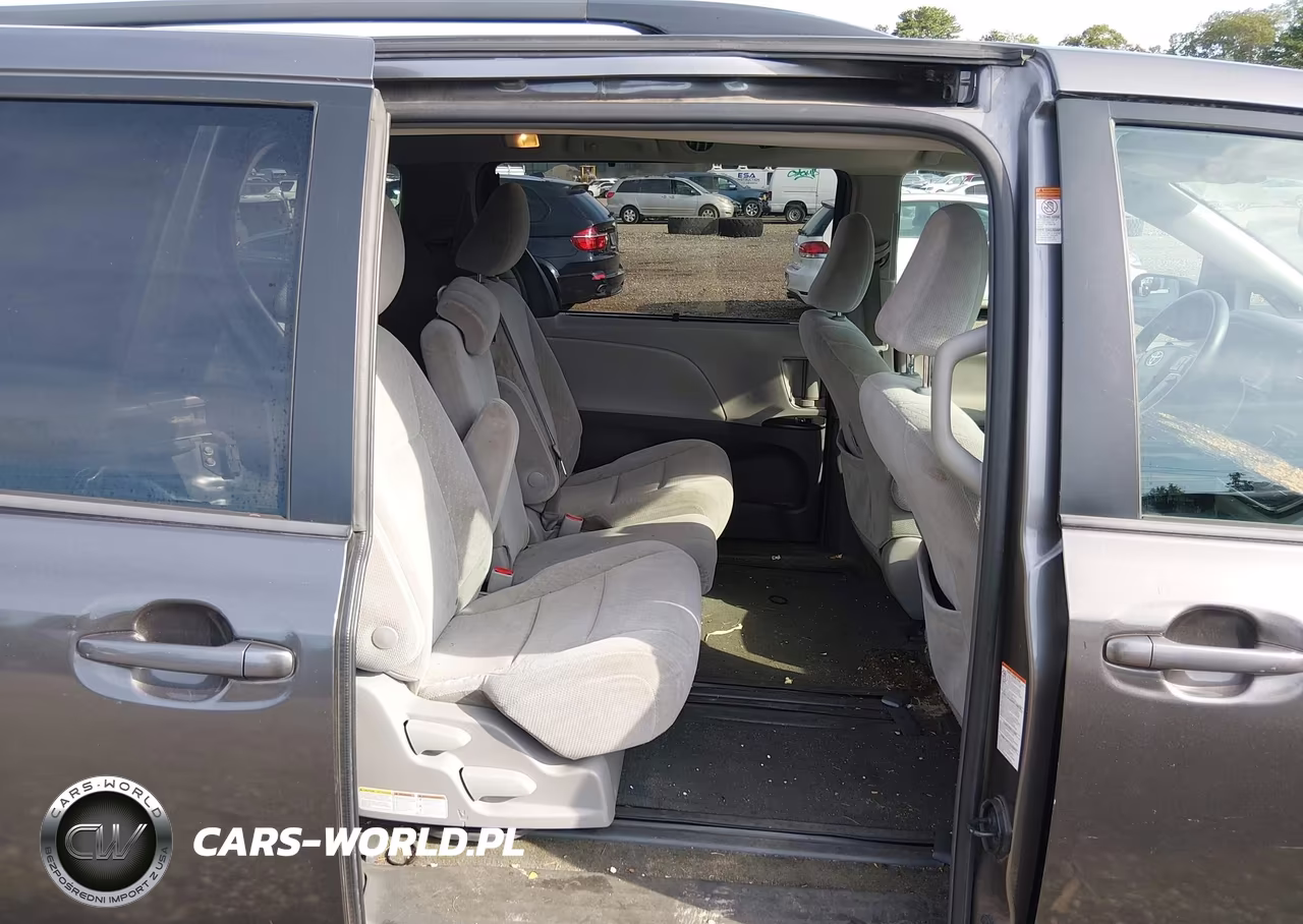 2018 Toyota Sienna Le 8 Passenger VIN:5TDKZ3DC8JS905010 - 8