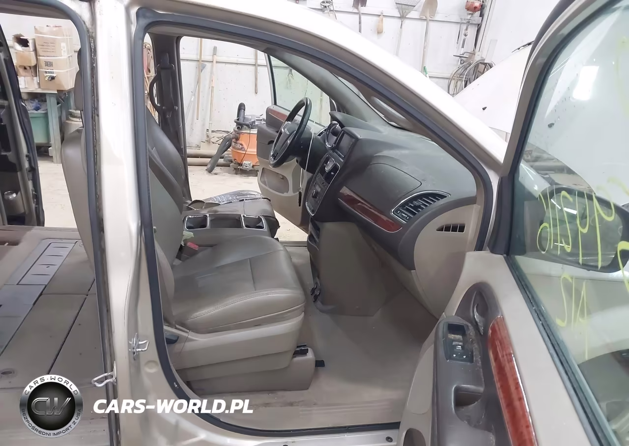 2012 Chrysler Town & Country Touring VIN:2C4RC1BG3CR400806 - 5