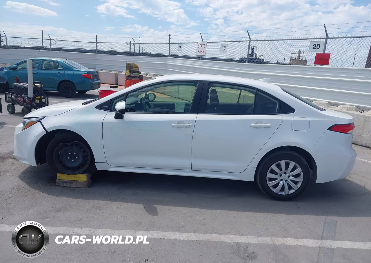 2025 Toyota Corolla Hybrid Le VIN:JTDBCMFE1S3093641 - 14